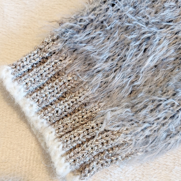 COCOGIO Crew Neck Sweater - Picture 7 of 9